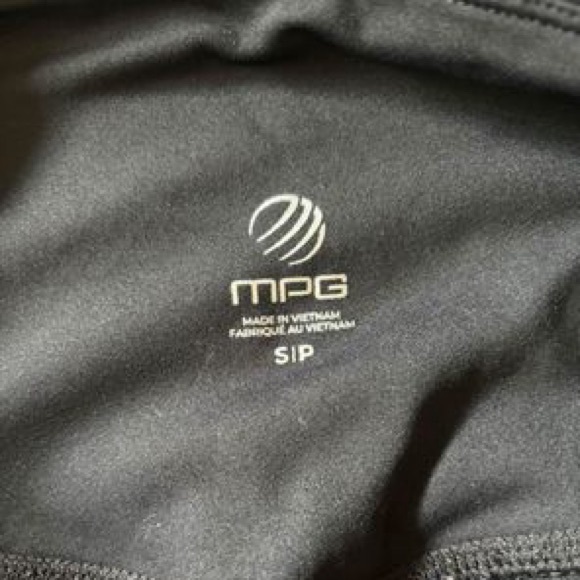 Black High Waisted 26” Side Pocket Legging - Picture 3 of 4